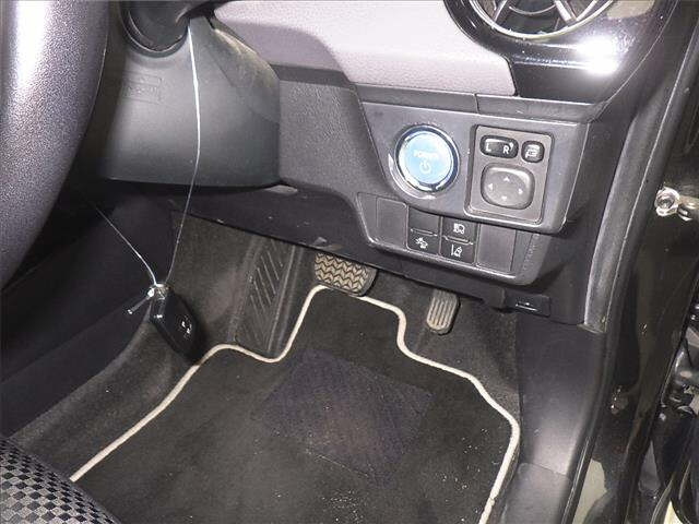 TOYOTA COROLLA FIELDER 2015