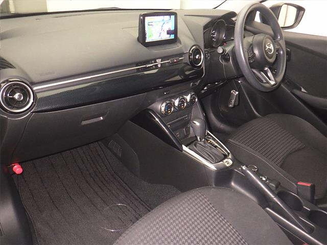 MAZDA DEMIO 2017