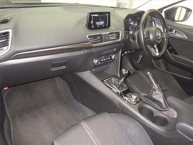 MAZDA AXELA 2016