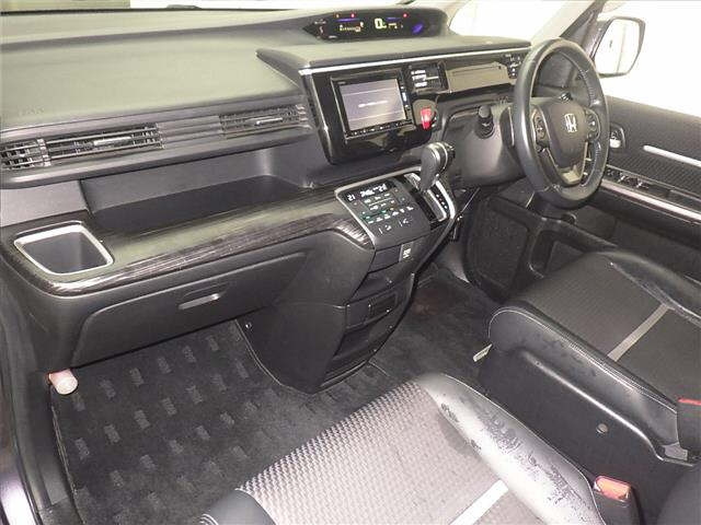 HONDA STEP WAGON 2016
