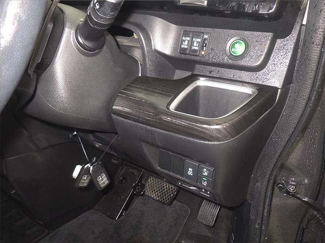 HONDA STEP WAGON 2016