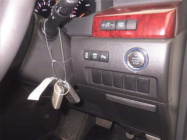 TOYOTA VELLFIRE 2008