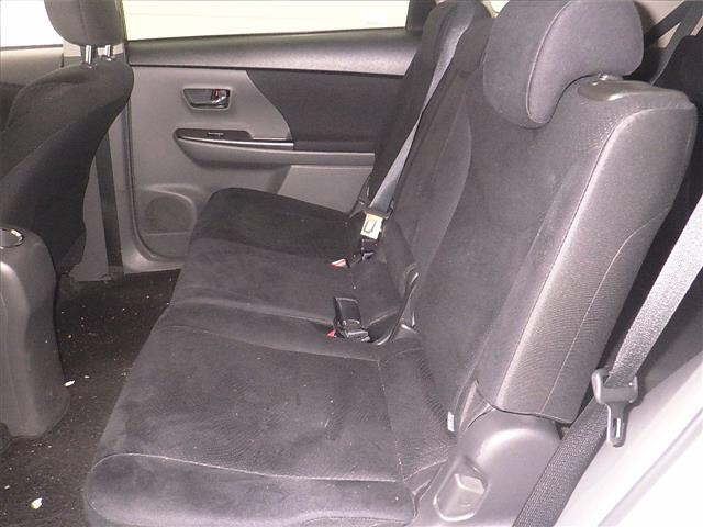 TOYOTA PRIUS ALPHA 2013