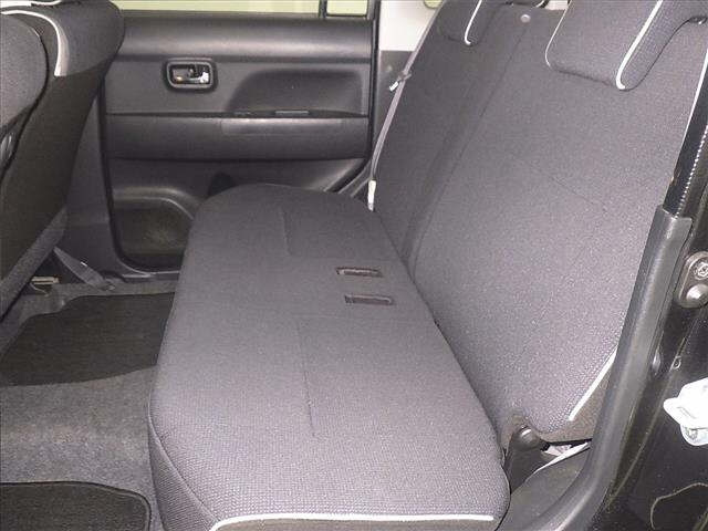 TOYOTA PIXIS SPACE 2011