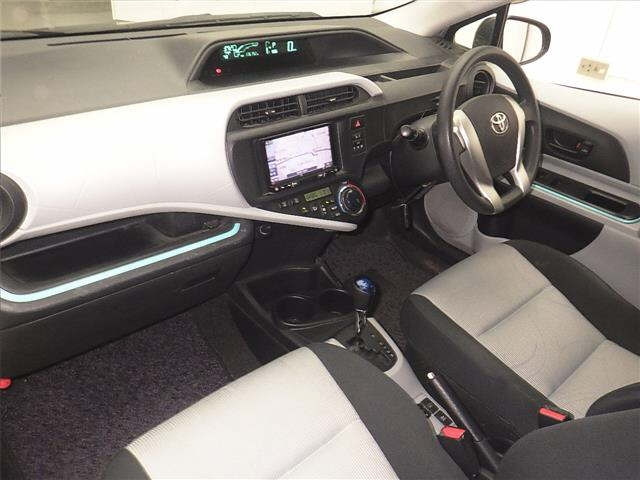 TOYOTA AQUA 2012