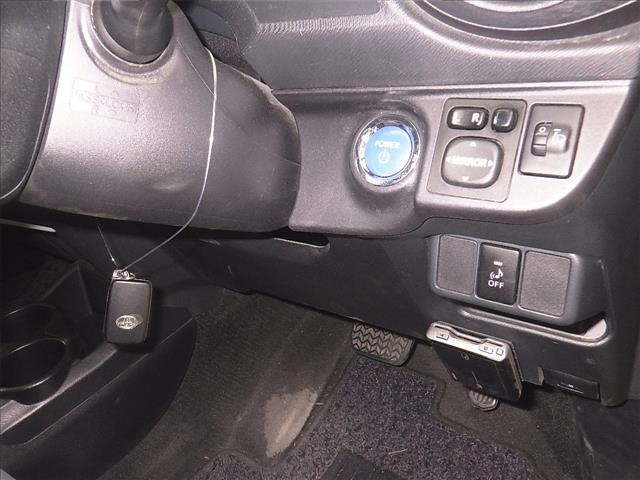 TOYOTA AQUA 2012