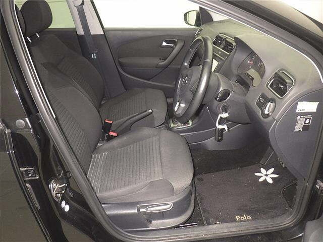 VOLKSWAGEN POLO 2012