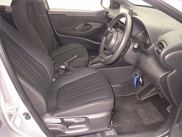 TOYOTA YARIS 2024