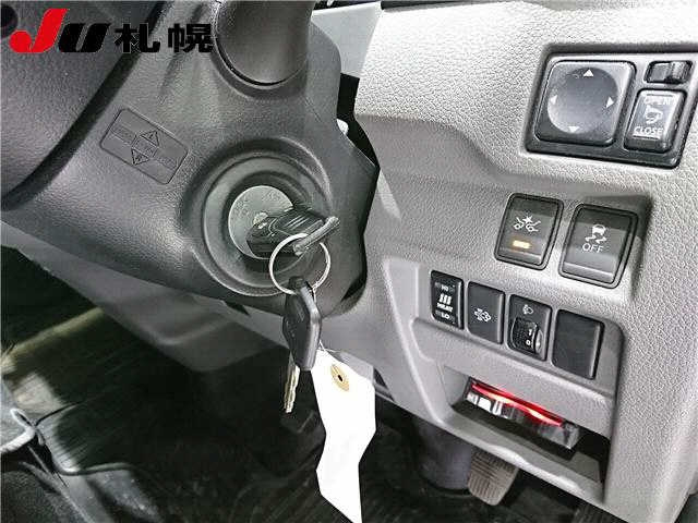 NISSAN CARAVAN VAN 2018