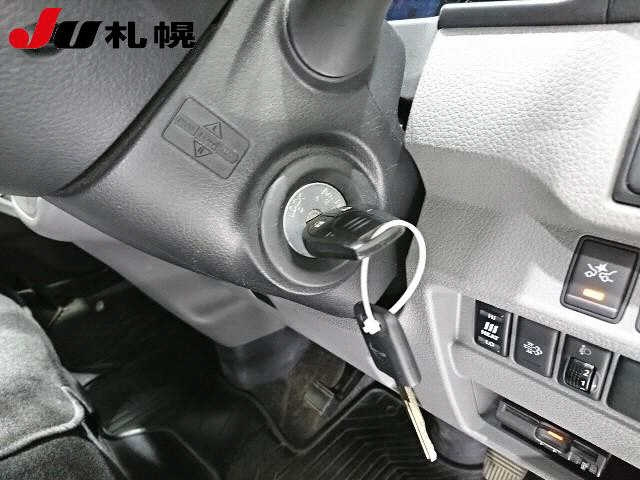 NISSAN CARAVAN VAN 2018