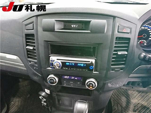 MITSUBISHI PAJERO 2011