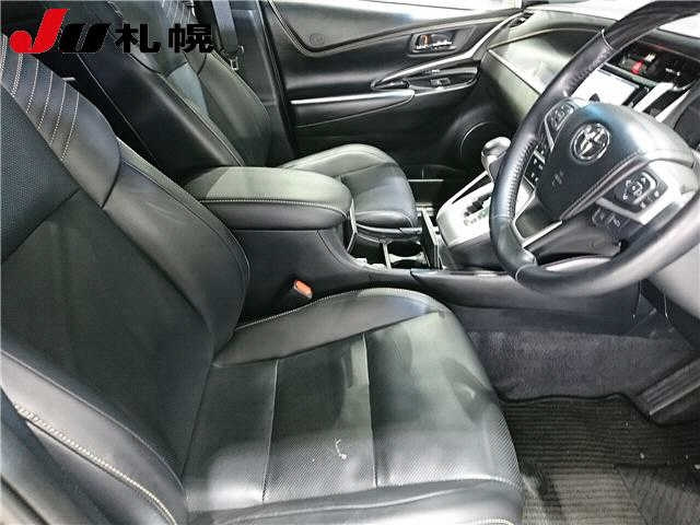 TOYOTA HARRIER 2019