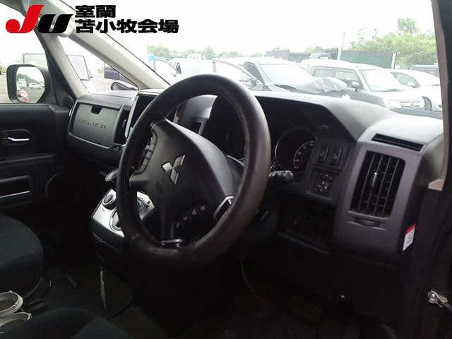 MITSUBISHI DELICA D5 2013