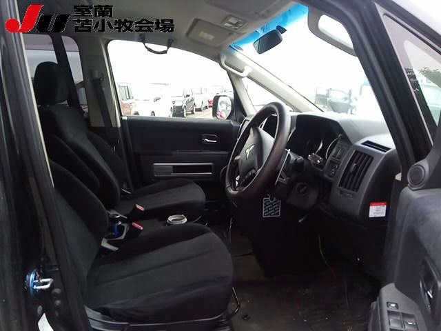 MITSUBISHI DELICA D5 2013