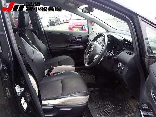TOYOTA WISH 2011