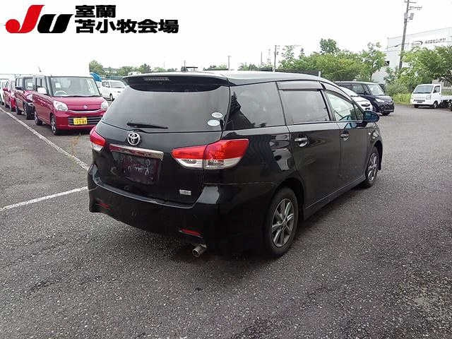 TOYOTA WISH 2011
