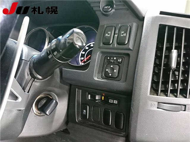 MITSUBISHI DELICA D5 2016