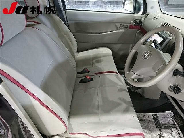 TOYOTA PIXIS SPACE 2011