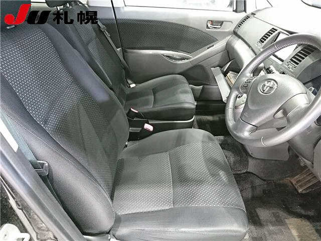 TOYOTA ISIS 2010