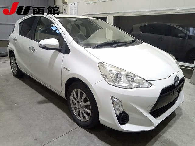 TOYOTA AQUA 2016