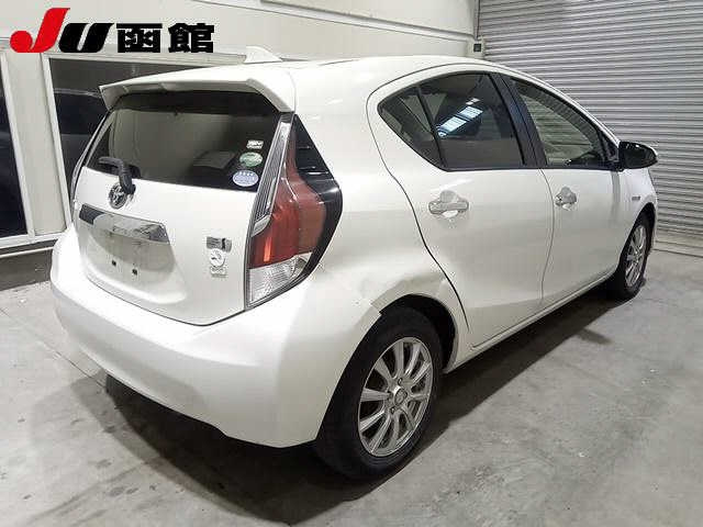 TOYOTA AQUA 2016