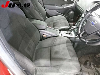 VOLVO V40 2014