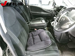 NISSAN SERENA 2013