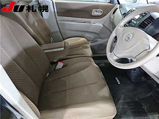 NISSAN ROOX 2010