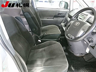 TOYOTA VOXY 2008