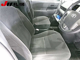 TOYOTA VOXY 2008