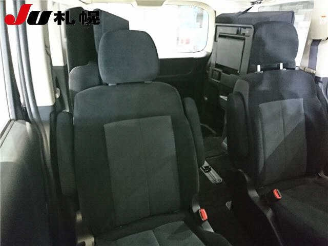 MITSUBISHI DELICA D5 2009