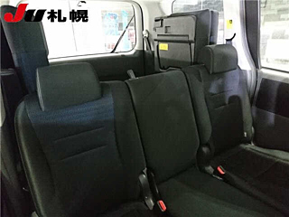 TOYOTA VOXY 2009