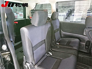 NISSAN SERENA 2010