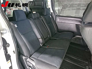 TOYOTA NOAH 2014