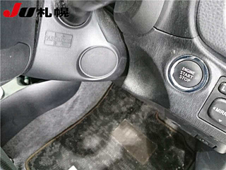 TOYOTA VITZ 2012