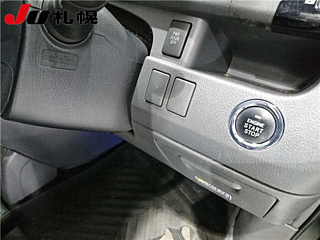 TOYOTA VOXY 2009