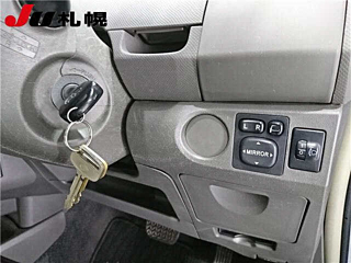 TOYOTA VITZ 2010