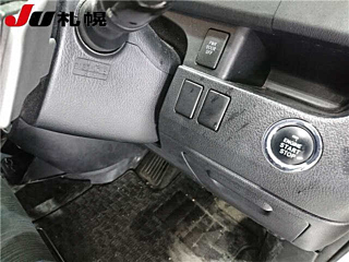TOYOTA NOAH 2011