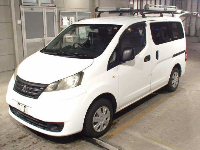 MITSUBISHI DELICA 2013