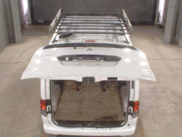 MITSUBISHI DELICA 2013