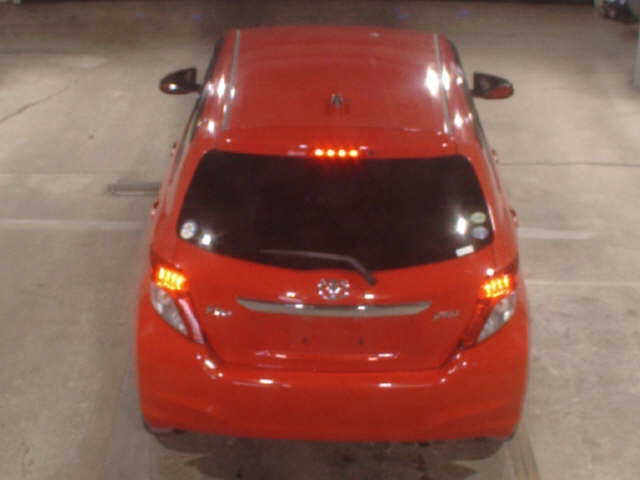 TOYOTA VITZ 2012