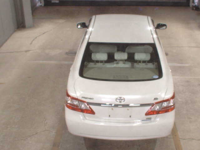 TOYOTA PREMIO 2012