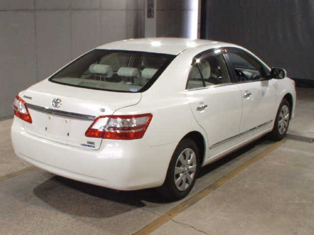 TOYOTA PREMIO 2012