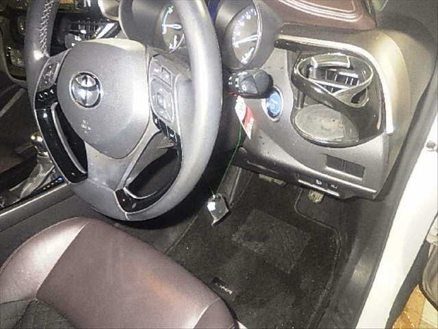 TOYOTA C-HR 2017
