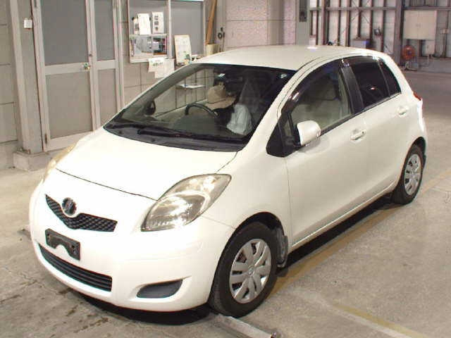 TOYOTA VITZ 2010