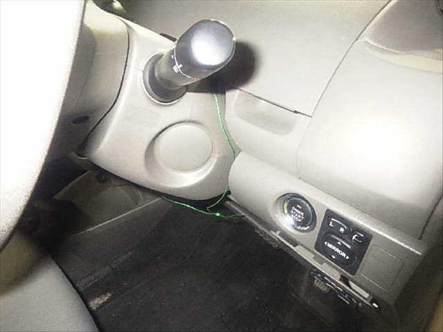 TOYOTA VITZ 2010