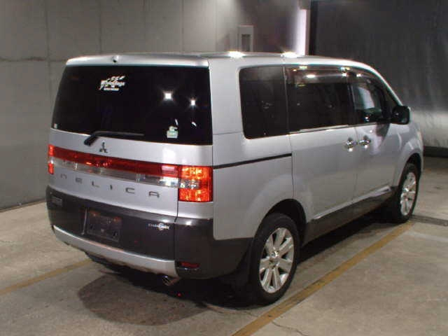 MITSUBISHI DELICA D5 2009
