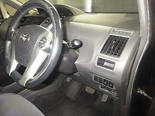TOYOTA PRIUS ALPHA 2012