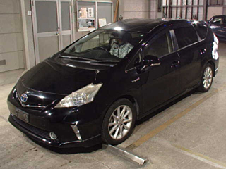 TOYOTA PRIUS ALPHA 2012