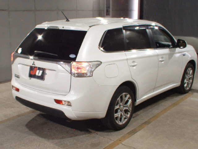 MITSUBISHI OUTLANDER PHEV 2013